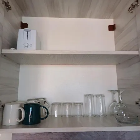 Admiral Plaza 35 -studio-sunny アパート