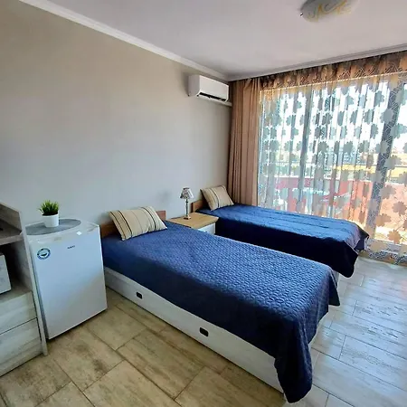 Admiral Plaza 35 -studio-sunny * サニービーチ