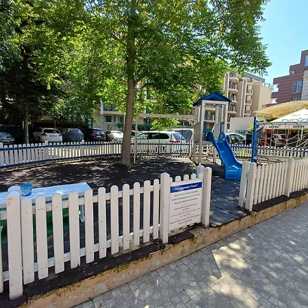 Апартамент Admiral Plaza 35 -studio-sunny *