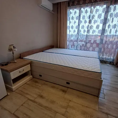 Apartmán Admiral Plaza 35 -studio-sunny